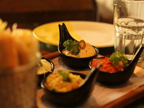 Relish A Hearty Meal And Tap Your Feet To Good Music At This Cafe With ...