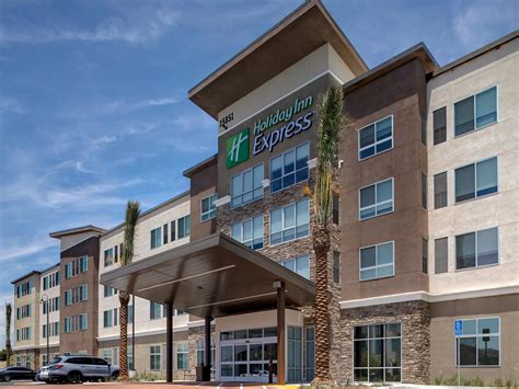 Boutique Hotel in Chino Hills | Holiday Inn Express Chino Hills