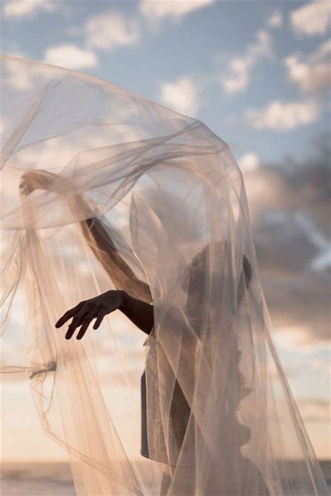 A spirited editorial honoring women through modern dance and a refreshing neutral aesthetic – Artofit