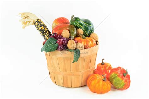 蒲式耳篮中南瓜玉米和葡萄的静止图像高清图片下载-正版图片504666427-摄图网