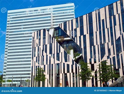 Koe-Bogen in Duesseldorf - Famous Architecture by the Architect Daniel ...