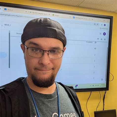 Nicholas - Computer programming teacher - ₹2988/h