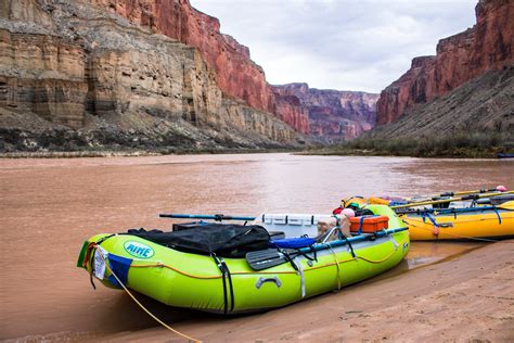Whitewater Raft Buyer's Guide - 4Corners Riversports
