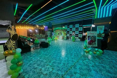 1st Birthday Banquet Hall Decoration with Balloons – Jungle Theme