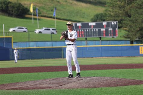 Bishop Heelan clinches share of MRAC baseball title