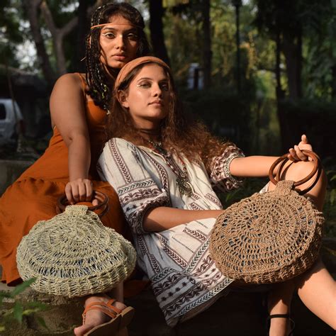 Regal Crochet Hand Bag – Itihasikala