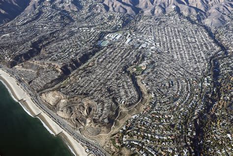 Palisades Fire: How LA fire grew, hour by hour, decimating communities