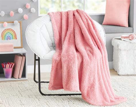 Your Zone Pink Oversized Fuzzy Throw Blanket for Kids 72 x 50 inches ...