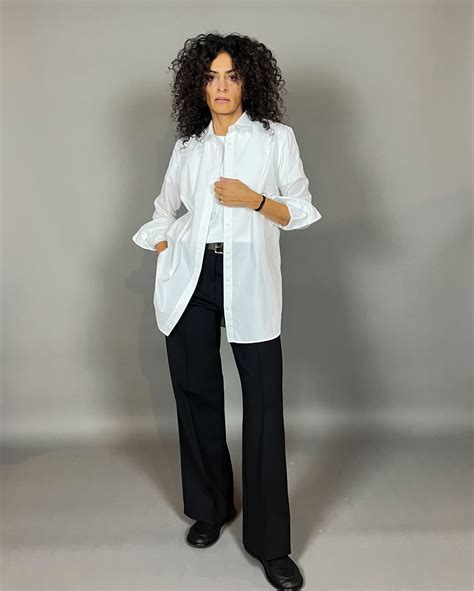 3 distinct ways to style a white shirt for work | CBC Life