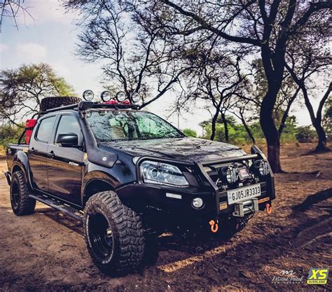 Isuzu D-Max V-Cross XS-09 by XS Overland