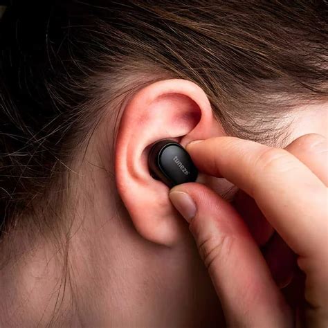 How to Wear Earbuds the Right Way for Comfort & Clear Sound