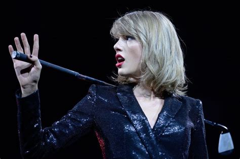 Is Taylor Swift a hero or a hypocrite? Some photographers say it's the ...
