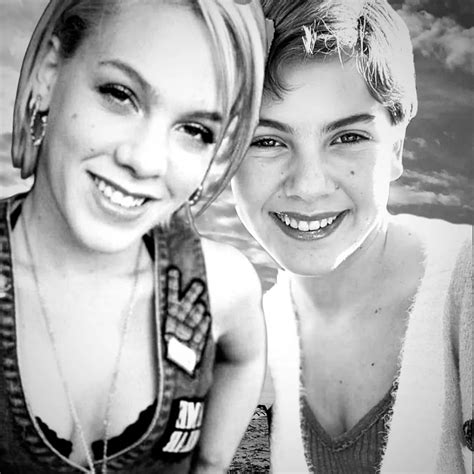 WILLOW SAGE HART (@willowsagahart) • Instagram photos and videos