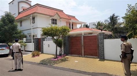 கரூரில் 2-வது நாளாக அமலாக்க துறை அதிகாரிகள் சோதனை | 2nd day raid in ...