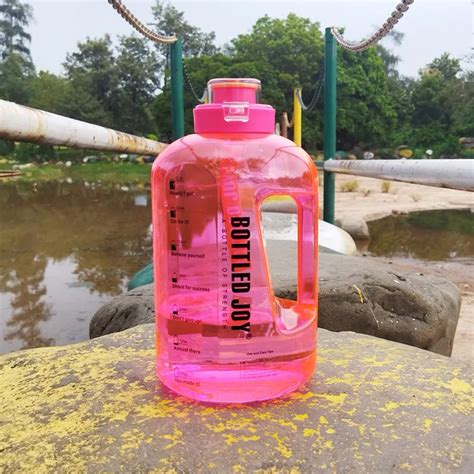 8 Best Gym Bottles To Get Your Hands On For The Perfect Workout | LBB