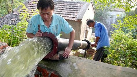 岑巩县大有镇：送水抗旱浇润民心