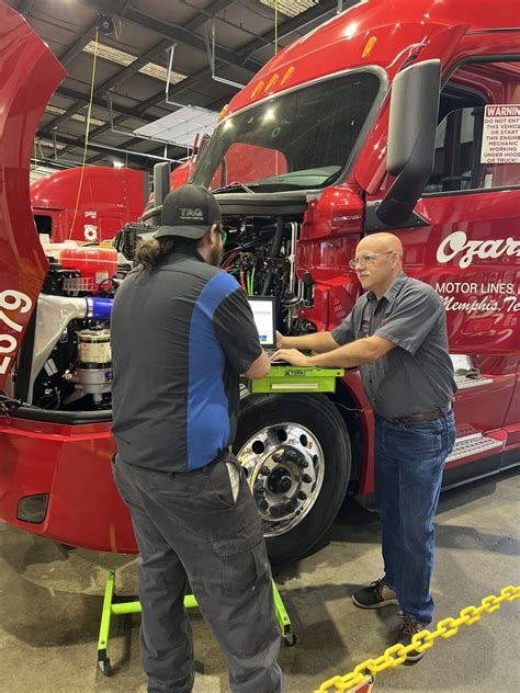 Ozark Motor Lines, Inc. on LinkedIn: #congratulations #tech #trainer #fleetmaintenance #memphis…