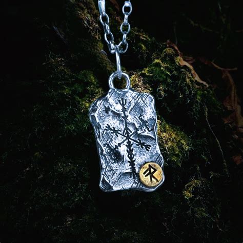 Collier Viking la Protection des Runes en Argent