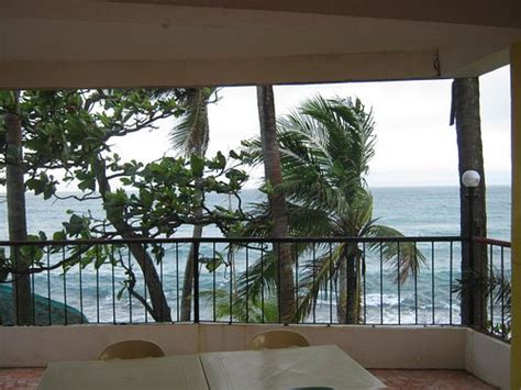 JUN & CAROL BEACH COTTAGES (Pagudpud, Ilocos) - Cottage Reviews, Photos ...