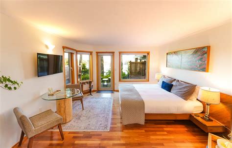 Guest Suites - Snug Harbour Inn