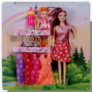 NathToys Barbie Doll Set with Three dresses, 1 Mini Doll, and Assorted ...