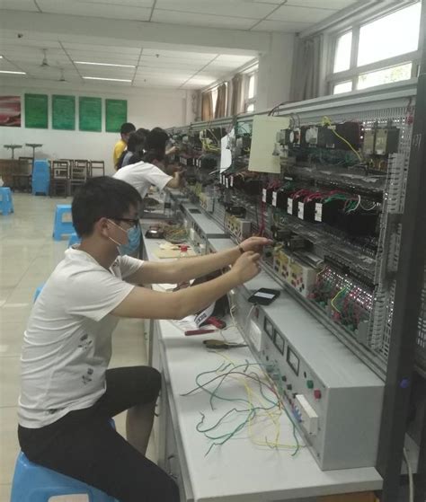 装载机基础电气台架 - 汽车实训设备 - 上海硕博公司