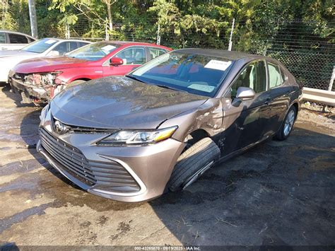 Price & History 2022 Toyota Camry Le 2.5l I-4 Di, Dohc, Vvt, 203hp vin: 4T1C11AK0NU685502 ...