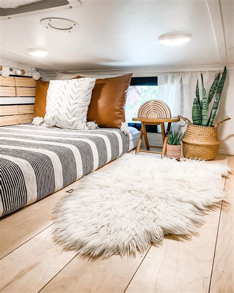 16 RV Decorating Design Ideas and Styles - Trendey | Rv decor, Camper ...