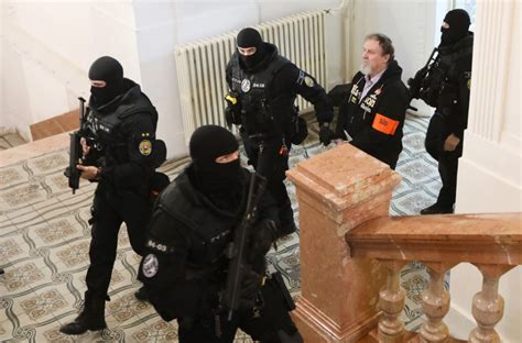Attacker of Robert Fico convicted: Here's the sentence he received - B92