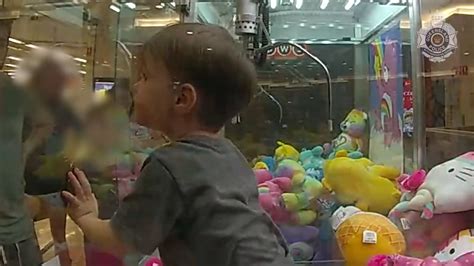 Hello Kitty Claw Machine 的图像结果