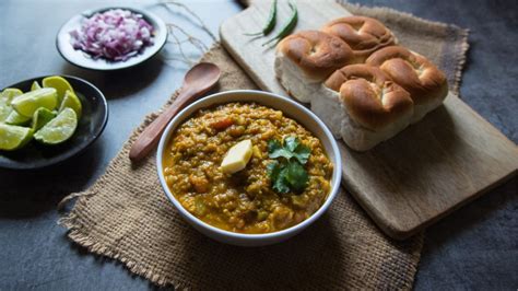 All about Mumbai's uber famous Sardar Pav Bhaji