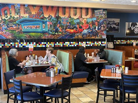 What to Do and Where to Eat in Chicago's Wicker Park