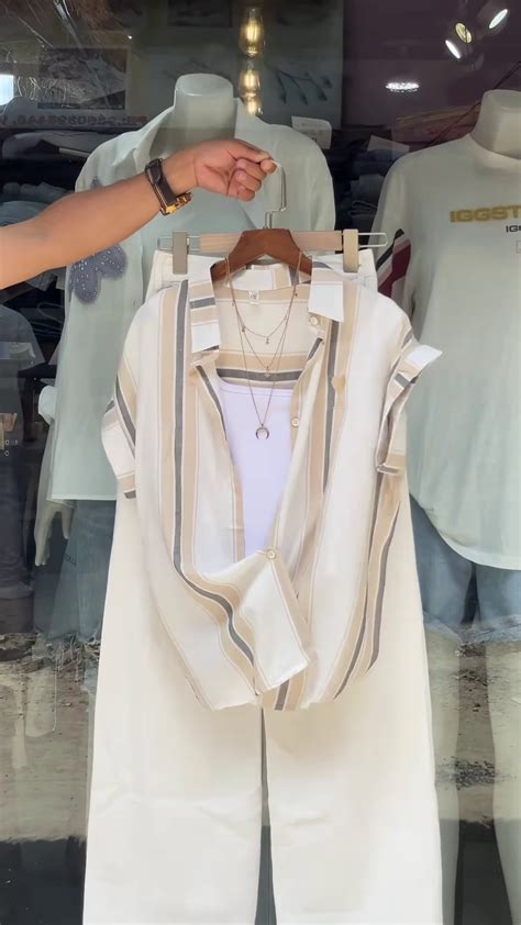 Open media 1 in modal