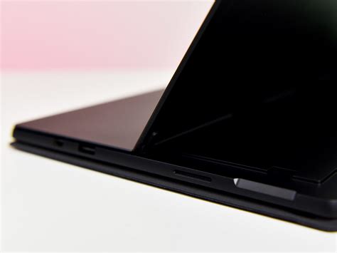 How to Install microSD Card On Surface Pro 7 的图像结果