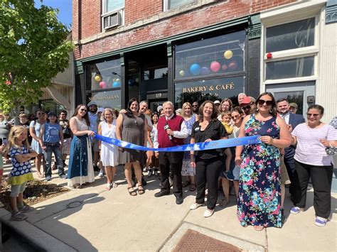 New Moon Vegan reopens in Batavia after remodel – Shaw Local