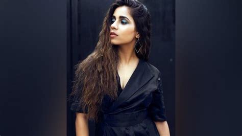 Balika Vadhu's Sugna aka Veebha Anand sheds her sanskari avatar in ...