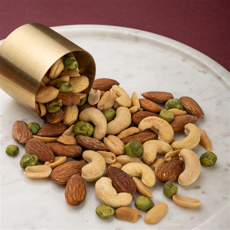 Types of Dry Fruits: How to Choose the Best for Your Snack Box – Mewaz