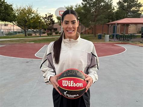 Elvis Height: How Tall Was The King Of Rock 'n' Roll?