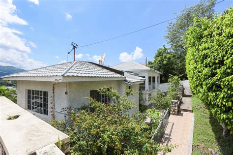 Charming 3-Bedroom Duplex for Rent in Kingston, Jamaica