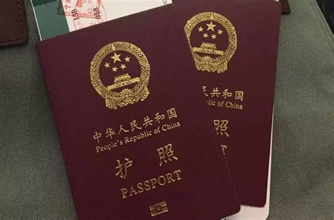 护照过期了怎么换证（护照过期了怎么换证需要什么材料)-七暖网