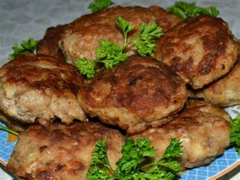 Сочные котлеты из фарша на сковороде. Как приготовить вкусные домашние ...