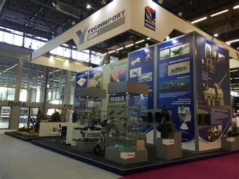 Maestro Displays: Customer Reviews, Stands and Services