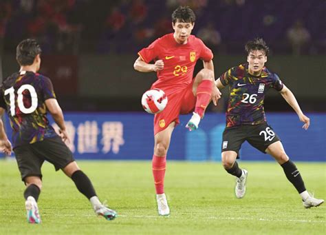 中国男足客场0:2不敌日本 世界杯出线基本无望-新华网