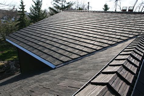 The Homeowner’s Guide to Rubber Roofing | Fixr
