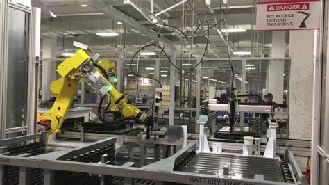 Tesla Factory Robots 的图像结果