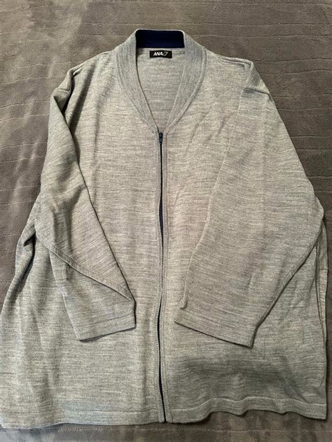 ANA All Nippon Airways business class amenity kit set / cardigans ...