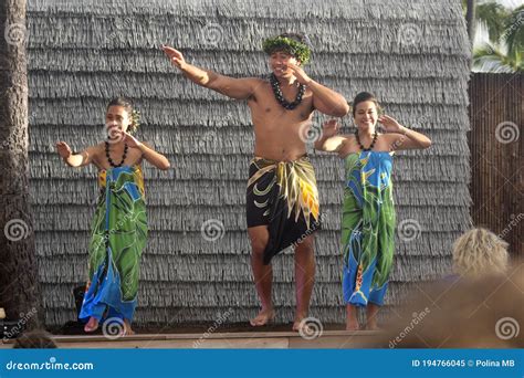 Traditional Island Breeze Luau on the Big Island of Hawaii Editorial ...