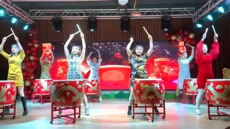[舞蹈世界]传统民间舞蹈《曹屯排鼓》 表演：河南省洛阳市曹屯民间艺术团| CCTV综艺 - YouTube