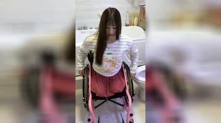 女子在北京SOHO现代城跳楼身亡 跳楼时上身裸露- 中国日报网
