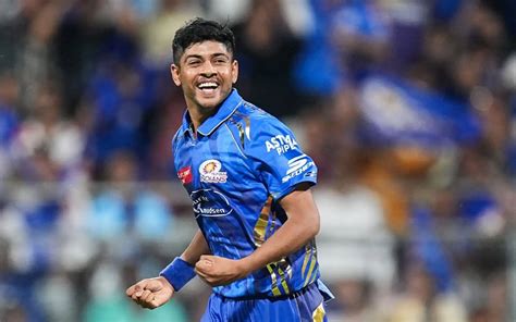 Best Bowling Figures On IPL Debut | OneCricket